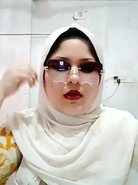 Snapshot of Nusrat-N chatting on June 16, 2026, 7:11 am Nusrat-N online show from June 16, 2026, 7:11 am