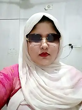 Snapshot of Nusrat-N chatting on July 9, 2026, 3:32 am Nusrat-N online show from July 9, 2026, 3:32 am