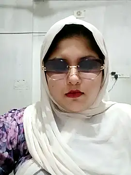 Snapshot of Nusrat-N chatting on July 9, 2026, 3:38 pm Nusrat-N online show from July 9, 2026, 3:38 pm