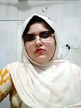 Snapshot of Nusrat-N chatting on July 11, 2026, 3:42 am Nusrat-N online show from July 11, 2026, 3:42 am