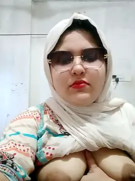 Snapshot of Nusrat-N chatting on July 12, 2026, 3:41 am Nusrat-N online show from July 12, 2026, 3:41 am