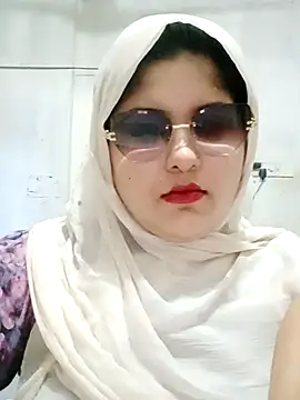 Snapshot of Nusrat-N chatting on July 13, 2026, 4:04 am Nusrat-N online show from July 13, 2026, 4:04 am