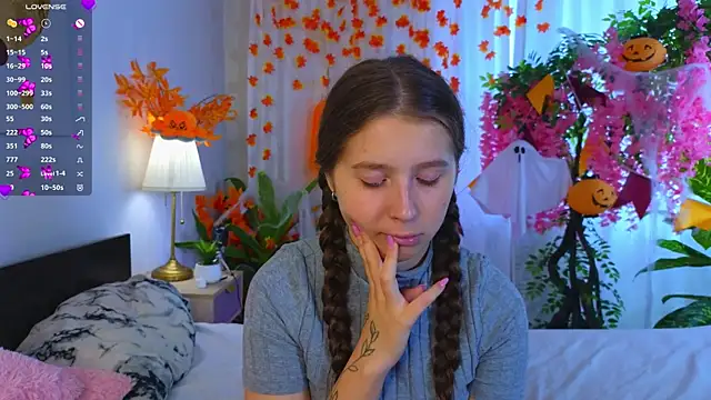 CatherineRichards online show from October 20, 2025, 9:43 am
