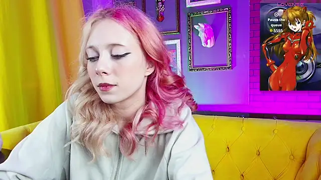 SakuraBliss online show from October 13, 2025, 5:02 pm