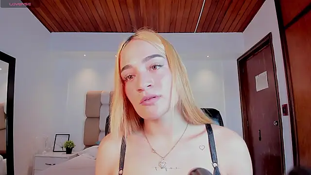 MadisonAnngel online show from February 10, 2026, 8:02 pm