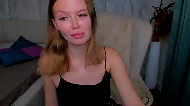 LaurennHill online show from September 26, 2025, 12:25 am