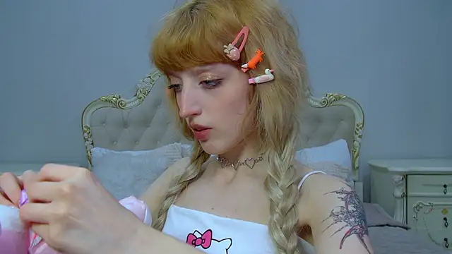 MistyMarlo online show from April 19, 2026, 6:21 pm