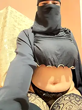 Snapshot of _Laiali_ chatting on November 19, 2025, 12:27 pm Laiali online show from November 19, 2025, 12:27 pm