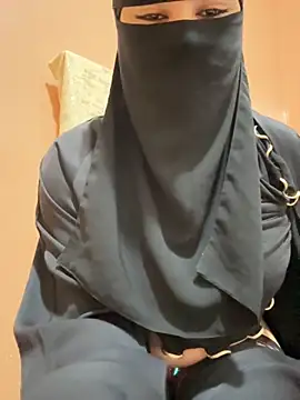 Snapshot of _Laiali_ chatting on November 20, 2025, 12:16 pm Laiali online show from November 20, 2025, 12:16 pm