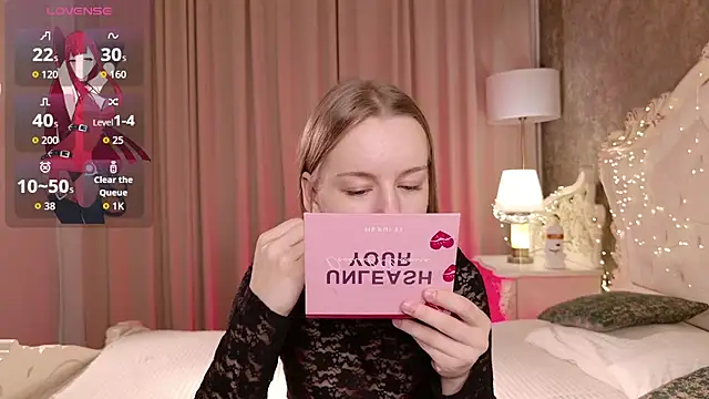 Snapshot of Lucy_Shaw chatting on November 6, 2025, 8:26 am Lucy Shaw online show from November 6, 2025, 8:26 am