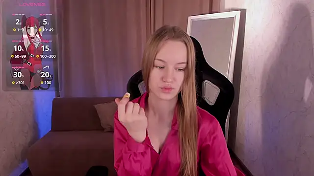 Snapshot of Lucy_Shaw chatting on November 8, 2025, 7:19 am Lucy Shaw online show from November 8, 2025, 7:19 am