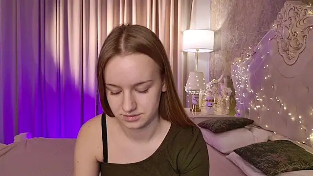 Snapshot of Lucy_Shaw chatting on November 22, 2025, 6:34 am Lucy Shaw online show from November 22, 2025, 6:34 am