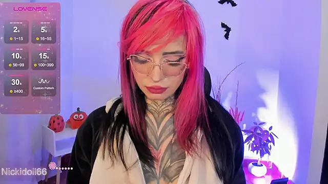 Snapshot of Nickidoll66- chatting on October 7, 2025, 6:21 am Nickidoll66- online show from October 7, 2025, 6:21 am