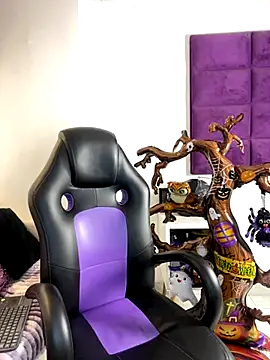 Snapshot of AdrianRinaldi chatting on October 30, 2025, 7:36 pm AdrianRinaldi online show from October 30, 2025, 7:36 pm