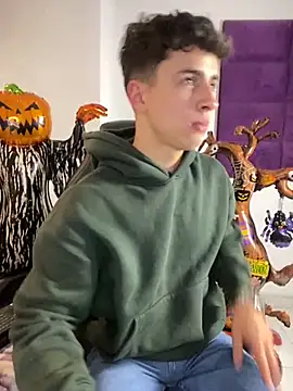 Snapshot of AdrianRinaldi chatting on November 1, 2025, 8:11 pm AdrianRinaldi online show from November 1, 2025, 8:11 pm