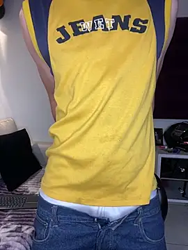 Snapshot of AdrianRinaldi chatting on November 4, 2025, 8:30 pm AdrianRinaldi online show from November 4, 2025, 8:30 pm