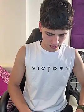 Snapshot of AdrianRinaldi chatting on November 13, 2025, 8:08 pm AdrianRinaldi online show from November 13, 2025, 8:08 pm