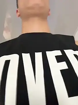 Snapshot of AdrianRinaldi chatting on November 14, 2025, 7:56 pm AdrianRinaldi online show from November 14, 2025, 7:56 pm