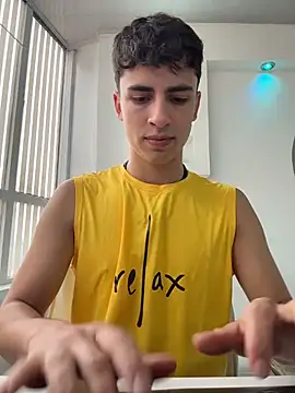 Snapshot of AdrianRinaldi chatting on November 15, 2025, 8:16 pm AdrianRinaldi online show from November 15, 2025, 8:16 pm