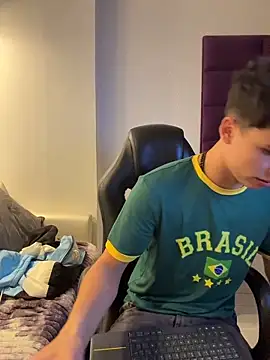 Snapshot of AdrianRinaldi chatting on November 17, 2025, 7:52 pm AdrianRinaldi online show from November 17, 2025, 7:52 pm