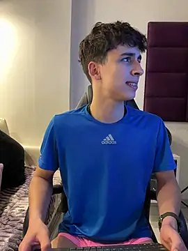 Snapshot of AdrianRinaldi chatting on November 21, 2025, 9:46 pm AdrianRinaldi online show from November 21, 2025, 9:46 pm