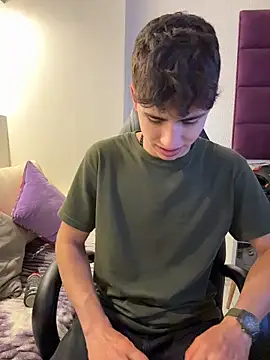 Snapshot of AdrianRinaldi chatting on November 25, 2025, 8:20 pm AdrianRinaldi online show from November 25, 2025, 8:20 pm