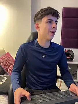 Snapshot of AdrianRinaldi chatting on November 29, 2025, 8:23 pm AdrianRinaldi online show from November 29, 2025, 8:23 pm