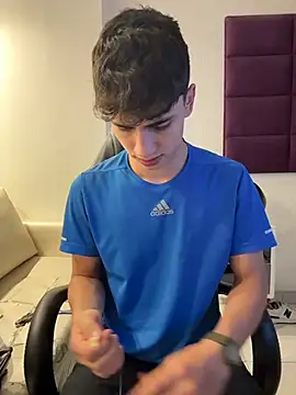 Snapshot of AdrianRinaldi chatting on December 3, 2025, 8:07 pm AdrianRinaldi online show from December 3, 2025, 8:07 pm