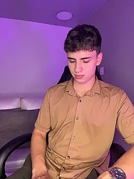 AdrianRinaldi online show from March 11, 2026, 8:04 pm