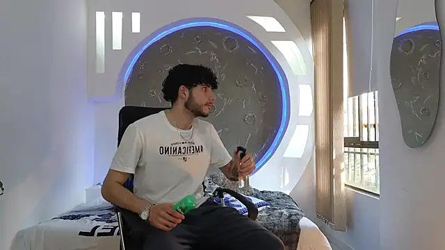 Rafael Mendezz online show from October 29, 2025, 8:54 pm