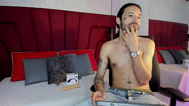 Hisoka 011 online show from November 5, 2025, 9:48 pm