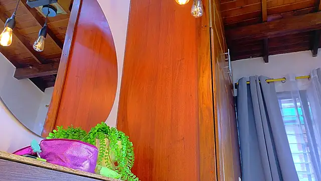 Jennifer Vega1 online show from January 15, 2026, 7:39 pm