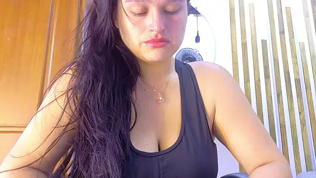 Snapshot of Jennifer_Vega1 chatting on May 19, 2026, 8:48 pm Jennifer Vega1 online show from May 19, 2026, 8:48 pm