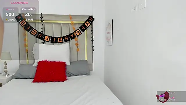 lapiz lazuli12 online show from November 1, 2025, 3:52 am