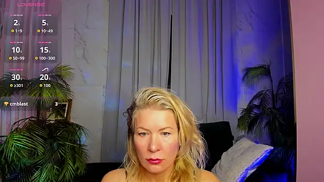 Julia Giulia online show from March 27, 2026, 8:26 am