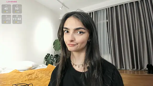 Snapshot of Morena_Dolce chatting on April 4, 2026, 1:52 pm Morena Dolce online show from April 4, 2026, 1:52 pm