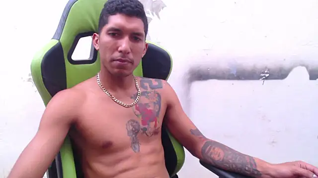 sensualduo online show from January 6, 2025, 10:15 pm