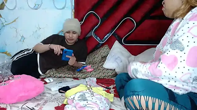 Snapshot of hot_lady19 chatting on November 14, 2025, 5:44 pm hot lady19 online show from November 14, 2025, 5:44 pm