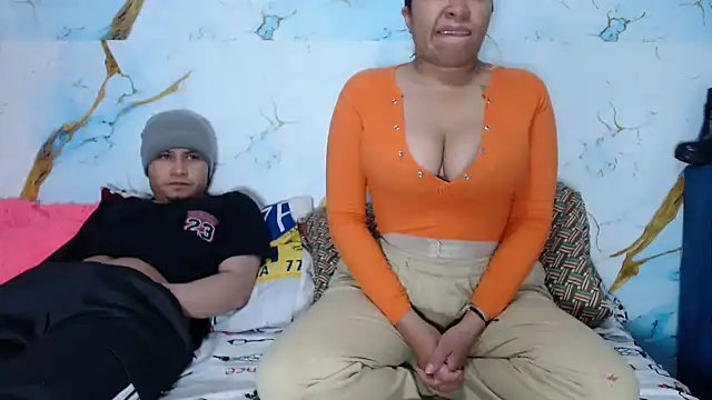 Snapshot of hot_lady19 chatting on January 15, 2026, 8:01 pm hot lady19 online show from January 15, 2026, 8:01 pm