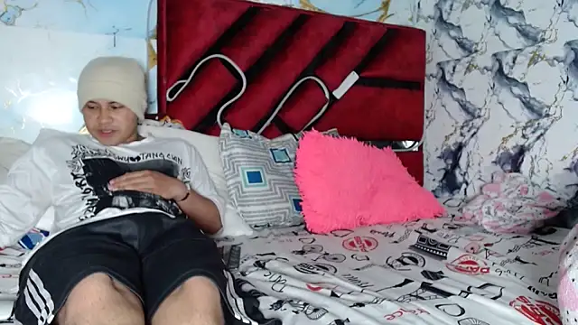 Snapshot of hot_lady19 chatting on February 8, 2026, 2:42 pm hot lady19 online show from February 8, 2026, 2:42 pm