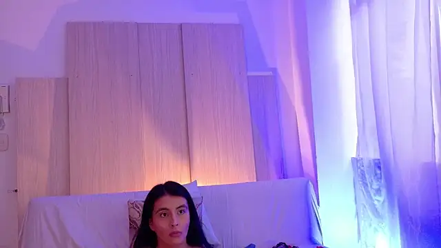 AliishaPss online show from June 4, 2026, 4:35 pm