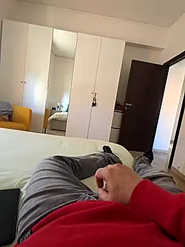 Snapshot of sonic197501 chatting on February 28, 2026, 2:40 pm sonic197501 online show from February 28, 2026, 2:40 pm