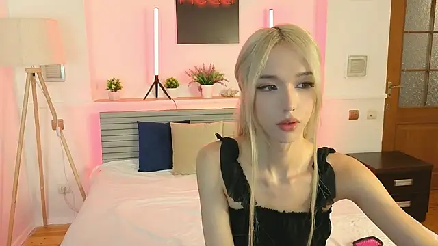 Snapshot of okerriella chatting on April 24, 2026, 7:33 am okerriella online show from April 24, 2026, 7:33 am