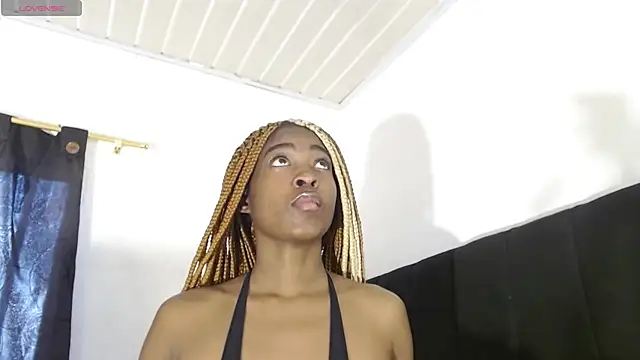 Snapshot of AdrianaCampbelll chatting on September 21, 2025, 3:35 pm AdrianaCampbelll online show from September 21, 2025, 3:35 pm