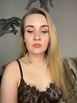 KiraBerht online show from March 27, 2026, 7:57 pm