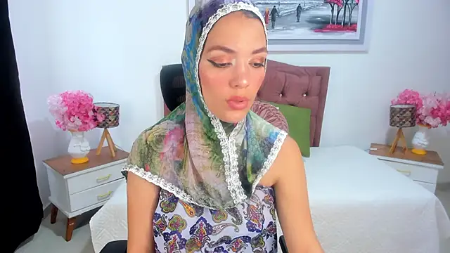 SofiaRivera1 online show from September 17, 2025, 8:32 pm