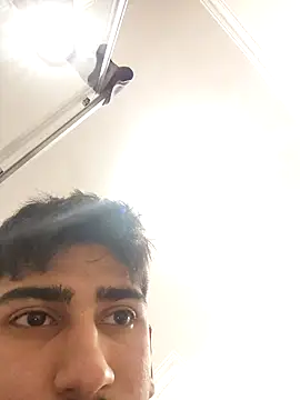 Snapshot of BichromeNonmetal chatting on January 13, 2026, 3:06 pm BichromeNonmetal online show from January 13, 2026, 3:06 pm