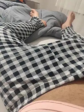 Snapshot of BichromeNonmetal chatting on February 25, 2026, 12:09 am BichromeNonmetal online show from February 25, 2026, 12:09 am