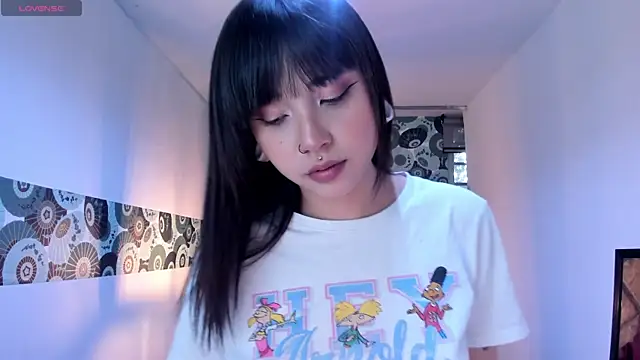 Hanna Lee   online show from October 14, 2025, 5:36 pm