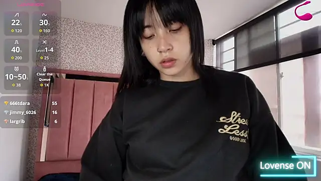 Hanna Lee   online show from April 22, 2026, 9:05 pm